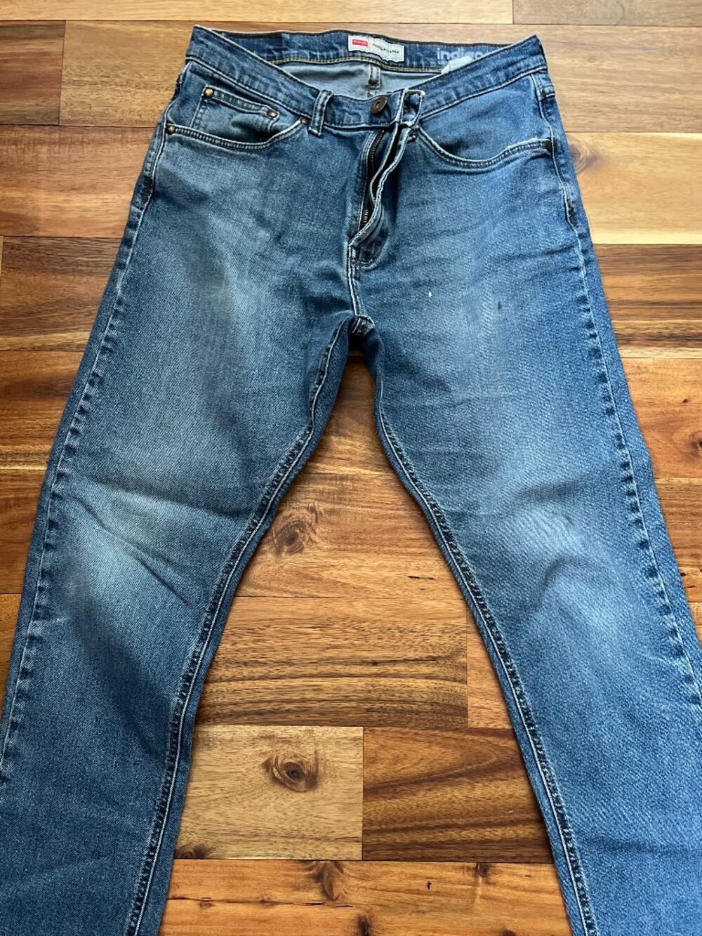 Wrangler regular taper blue jeans medium wash
